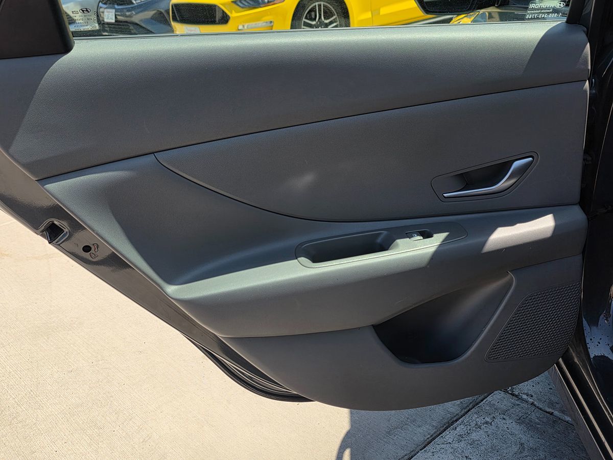 Hyundai Elantra photo 21