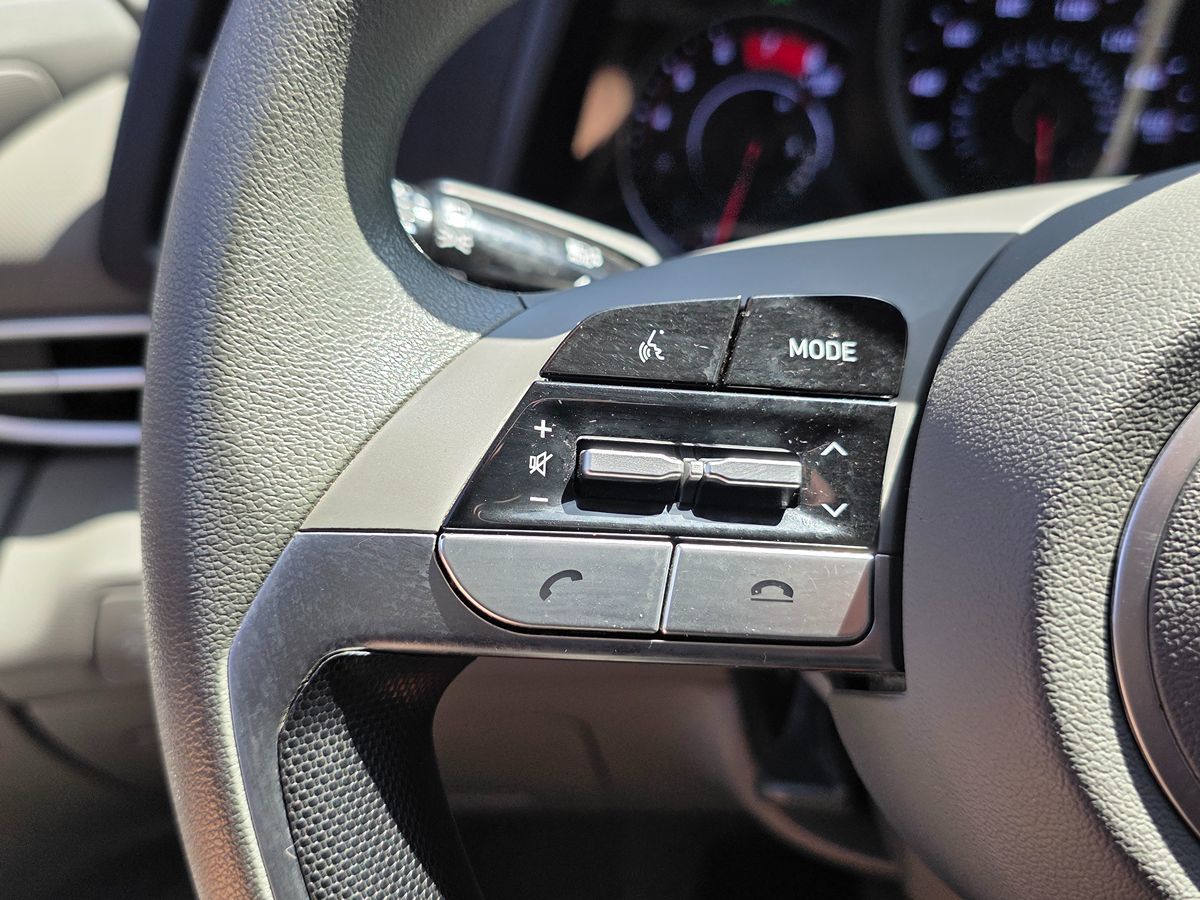 Hyundai Elantra photo 26