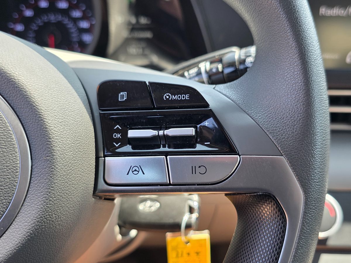 Hyundai Elantra photo 28