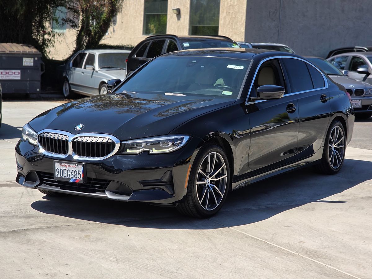 BMW 3 Series photo 5