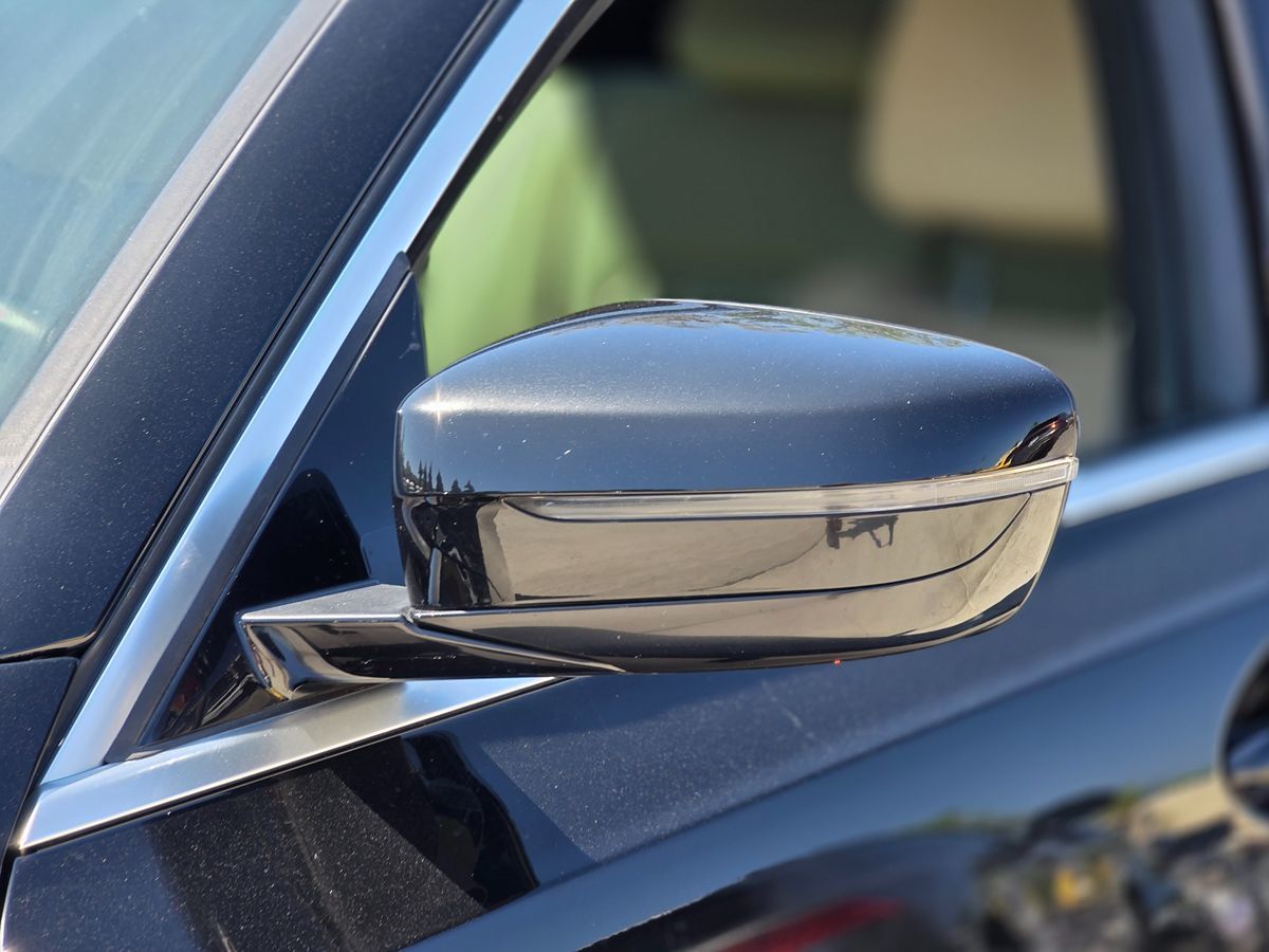 BMW 3 Series photo 13