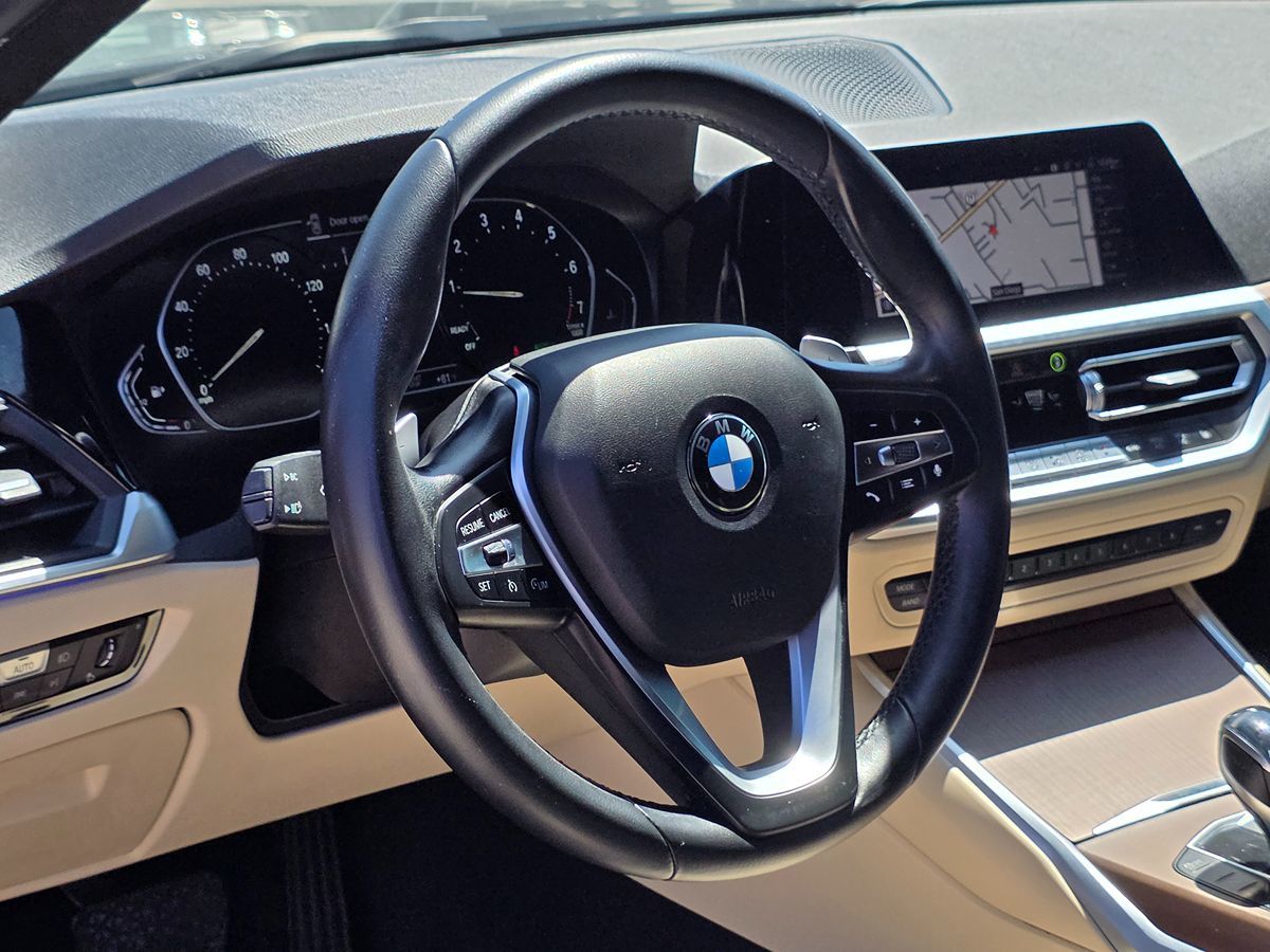 BMW 3 Series photo 21