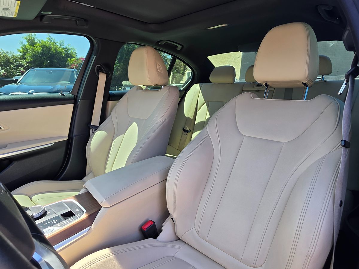 BMW 3 Series photo 24