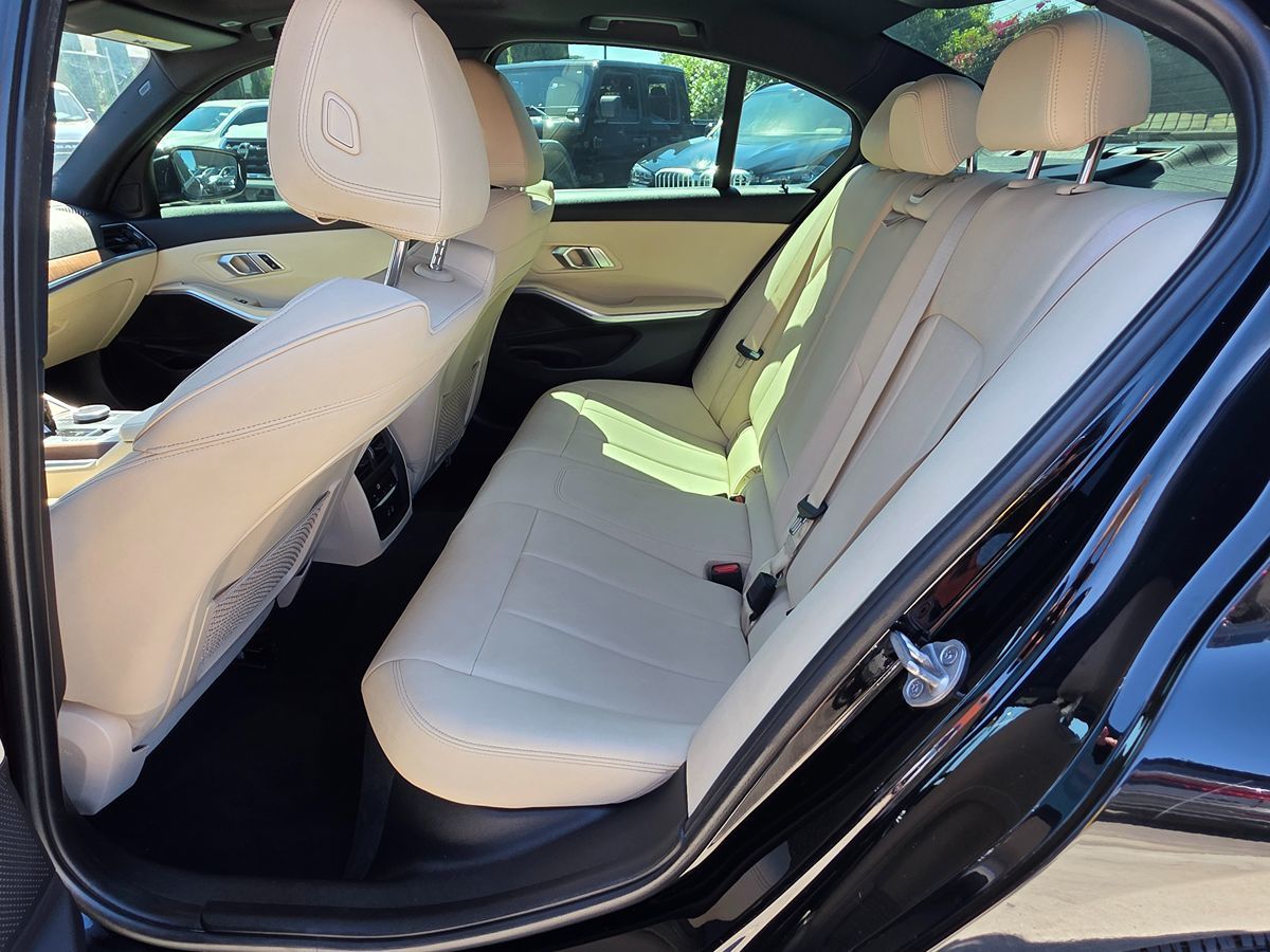 BMW 3 Series photo 25
