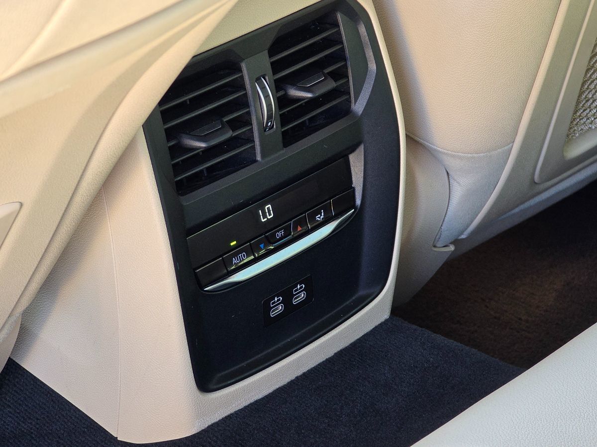 BMW 3 Series photo 28