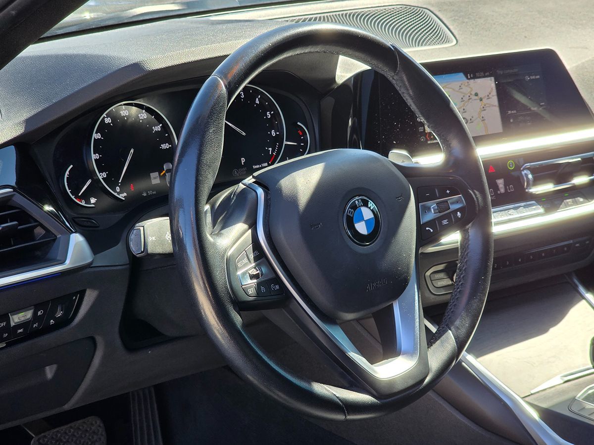 BMW 3 Series photo 16