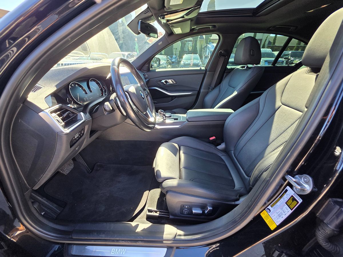 BMW 3 Series photo 17