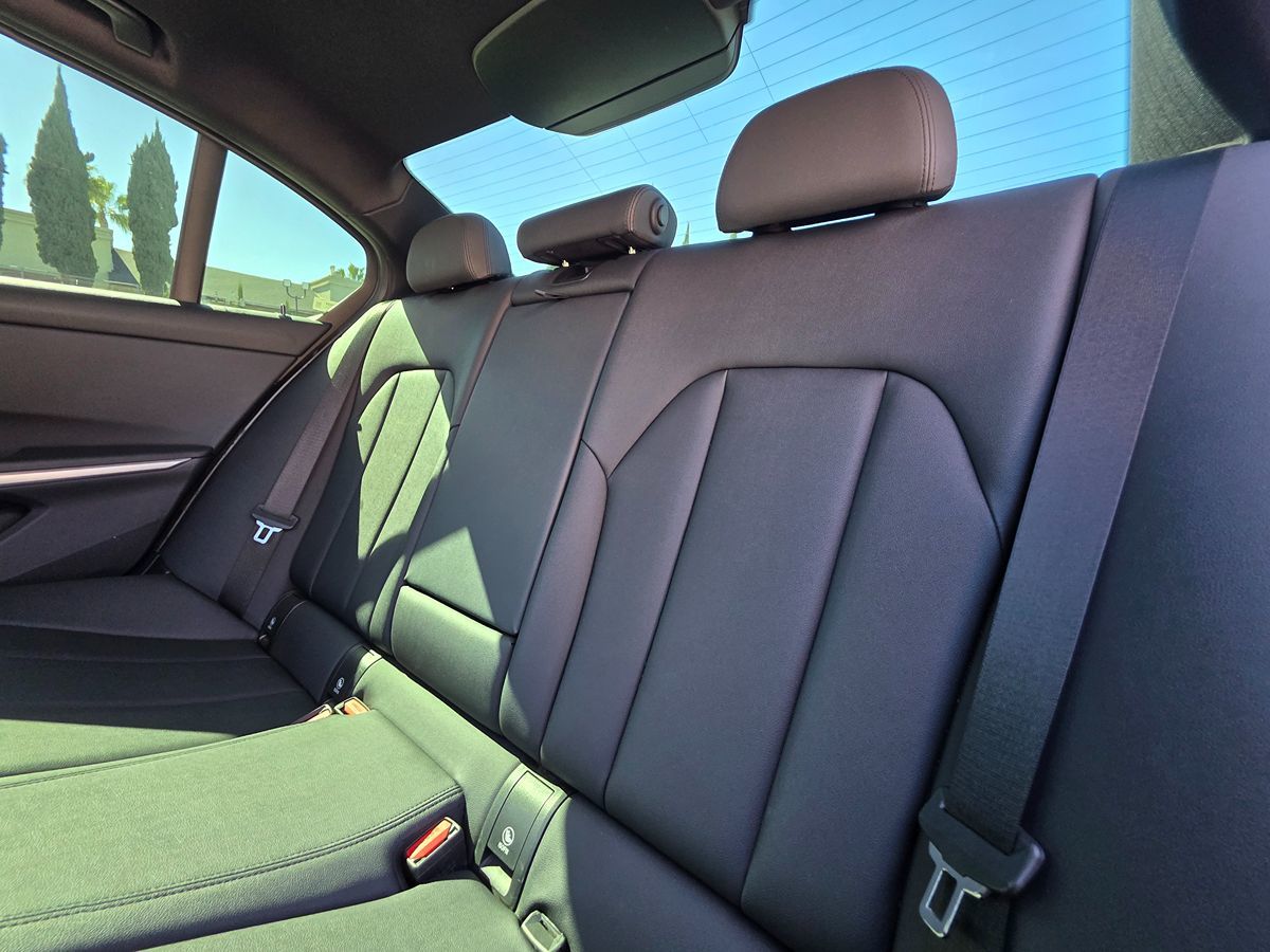 BMW 3 Series photo 20