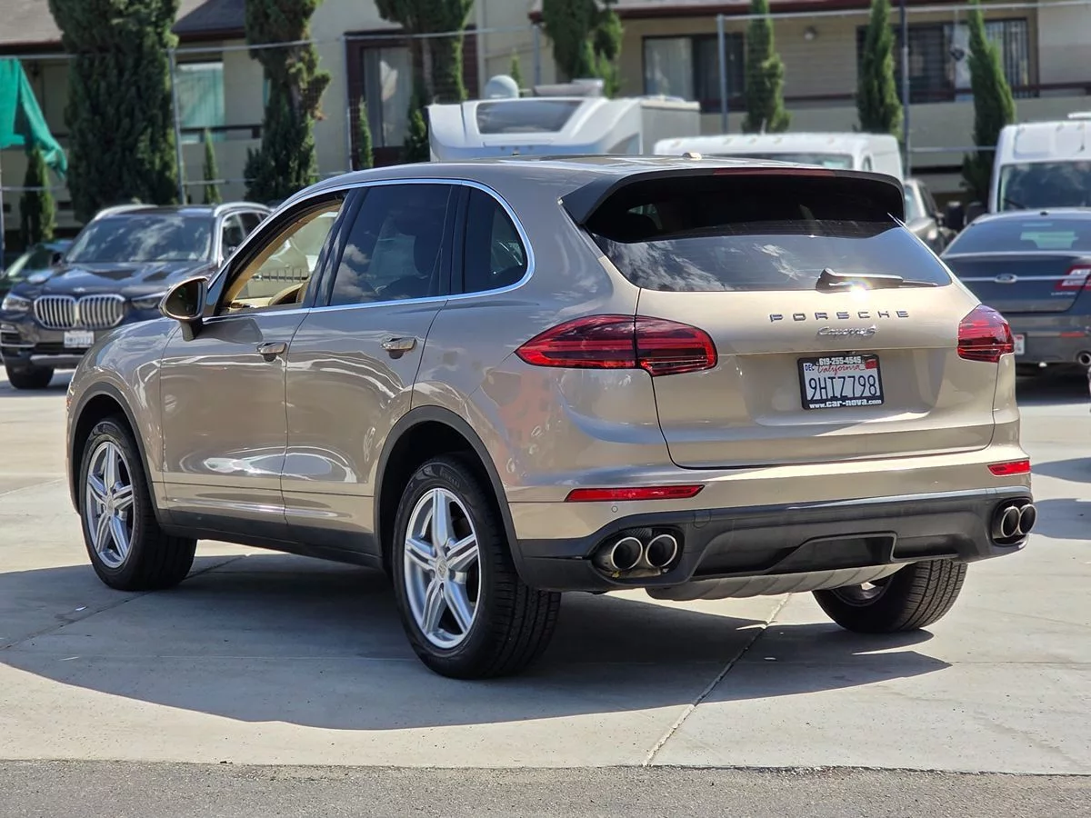 2015 Porsche Cayenne S - Carnova Inc. photo 9