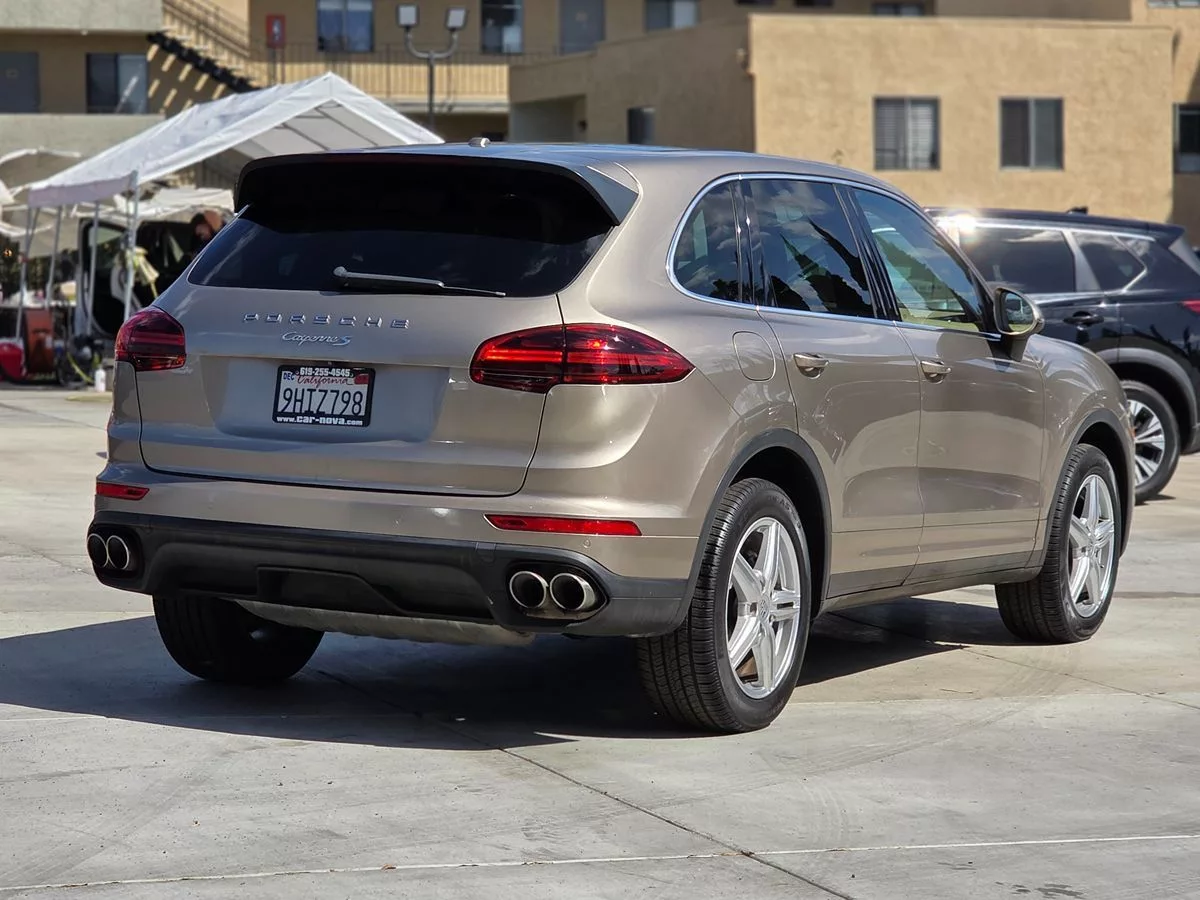 2015 Porsche Cayenne S - Carnova Inc. photo 11