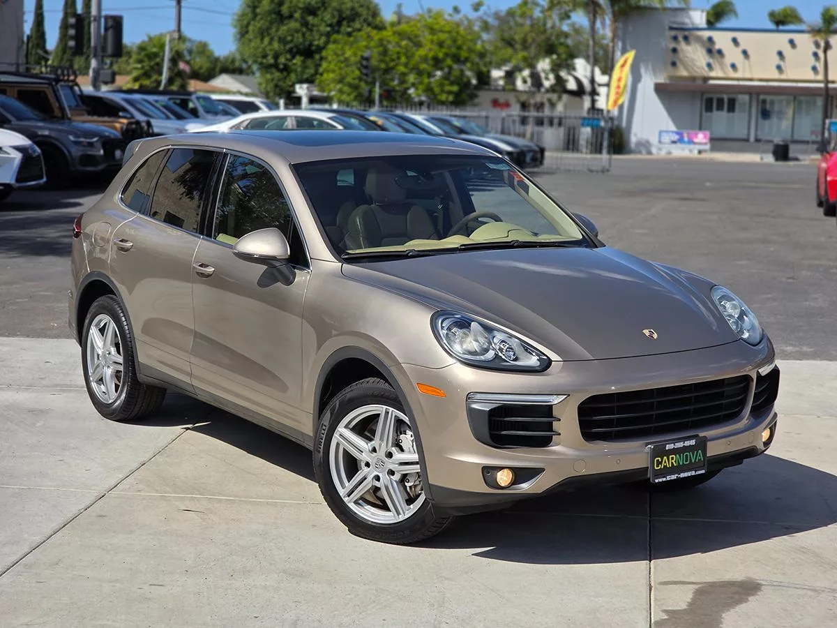 2015 Porsche Cayenne S - Carnova Inc. photo 3