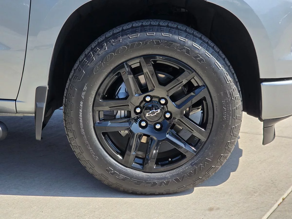 2025 Chevrolet Silverado 1500 Custom - Carnova Inc. photo 10
