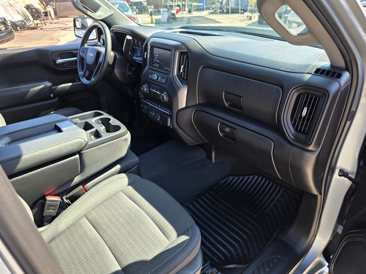 Chevrolet Silverado photo 12