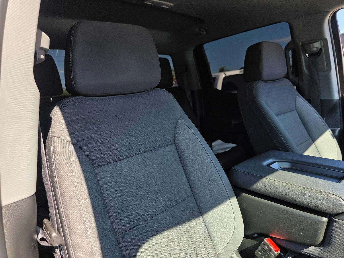 Chevrolet Silverado photo 14