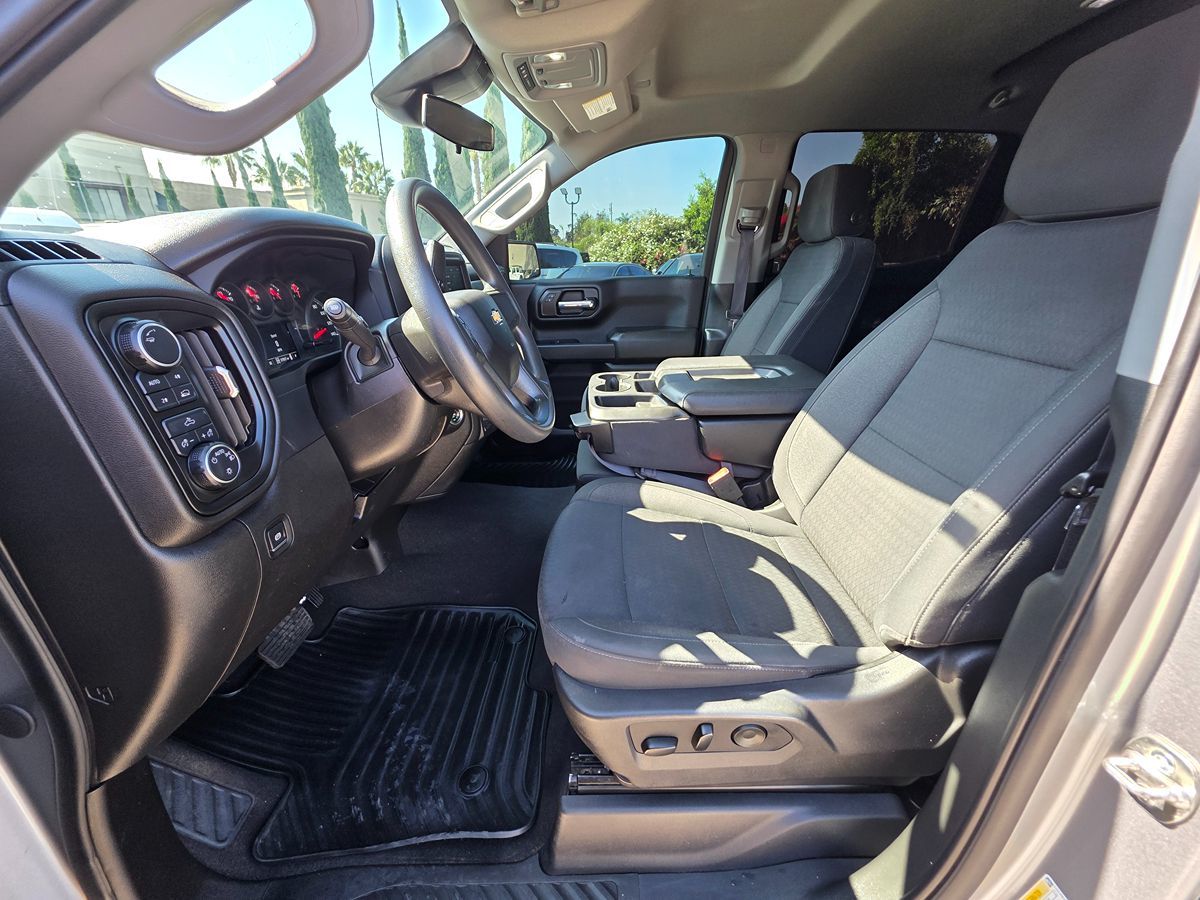 Chevrolet Silverado photo 18