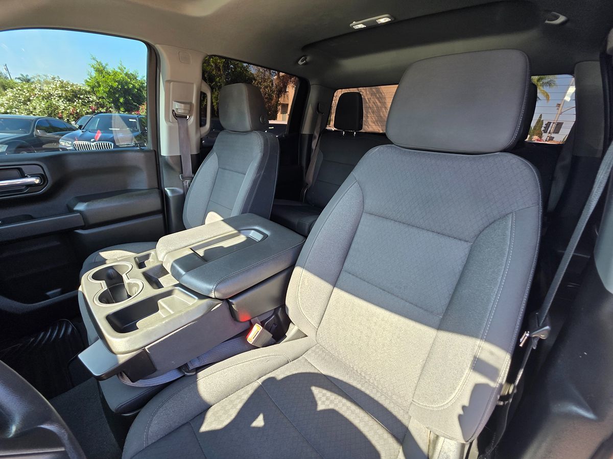 Chevrolet Silverado photo 19