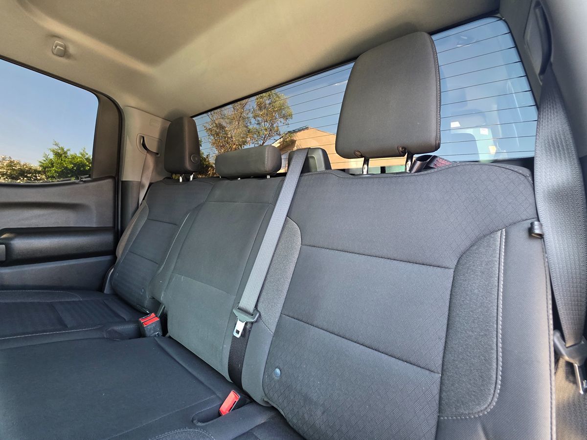 Chevrolet Silverado photo 21