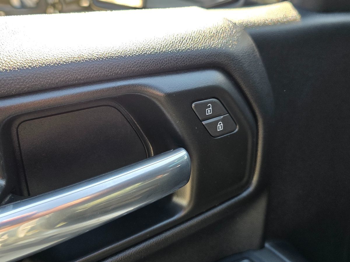 Chevrolet Silverado photo 26