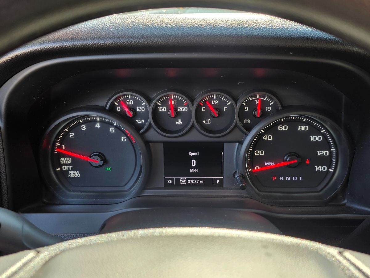 Chevrolet Silverado photo 27