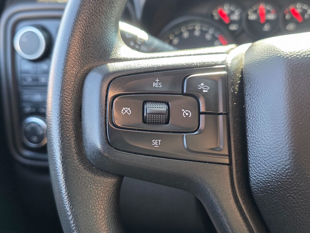 Chevrolet Silverado photo 28