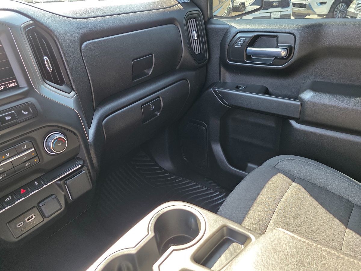 Chevrolet Silverado photo 31