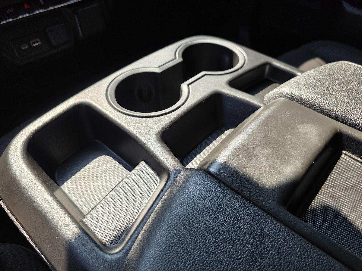Chevrolet Silverado photo 32