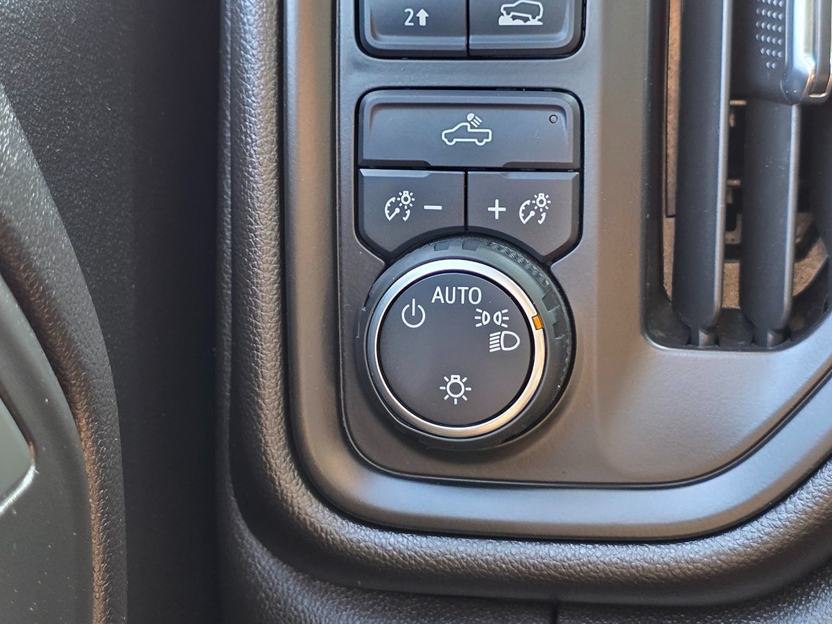Chevrolet Silverado photo 45
