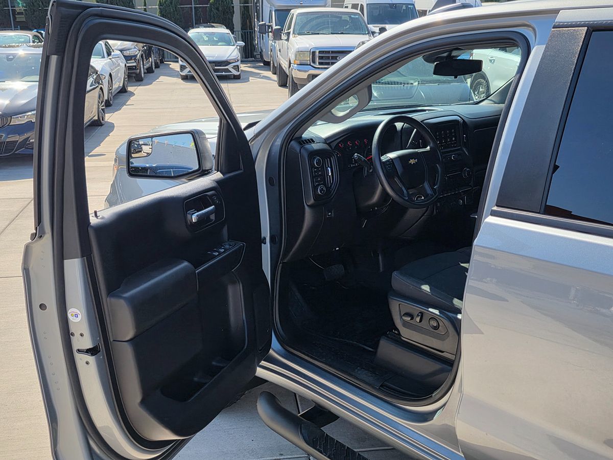Chevrolet Silverado photo 49