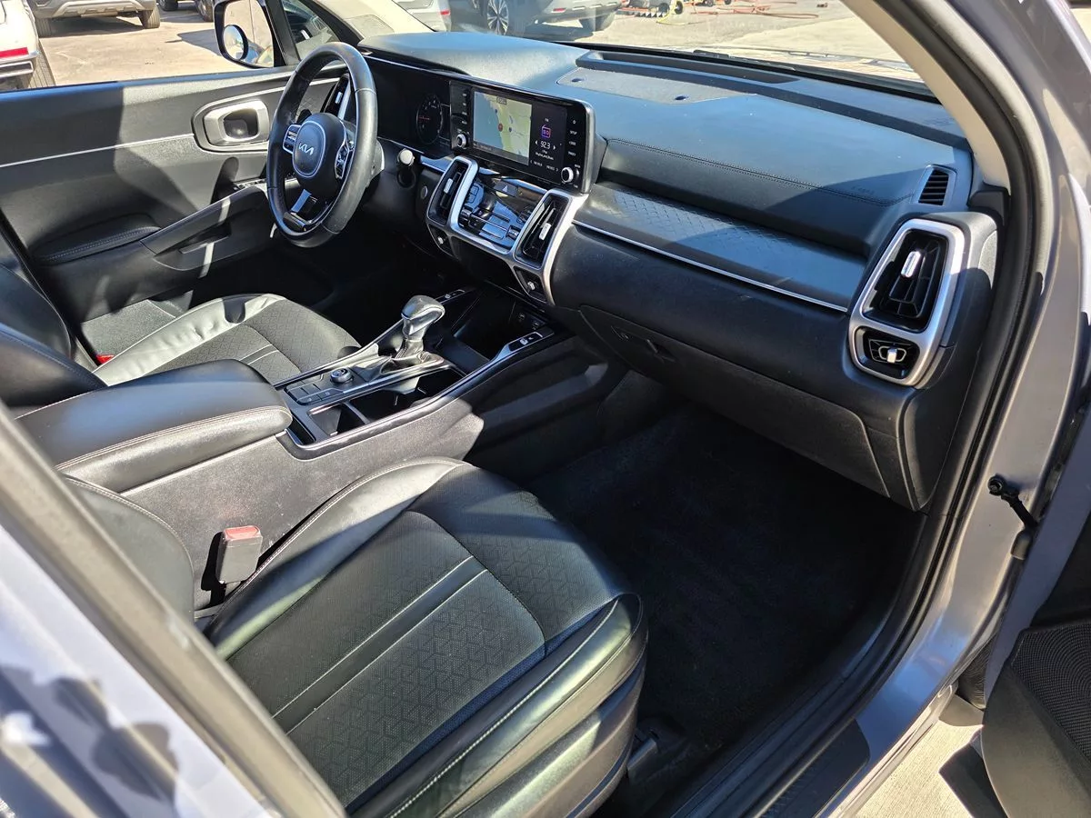 2022 Kia Sorento S - Carnova Inc. photo 11