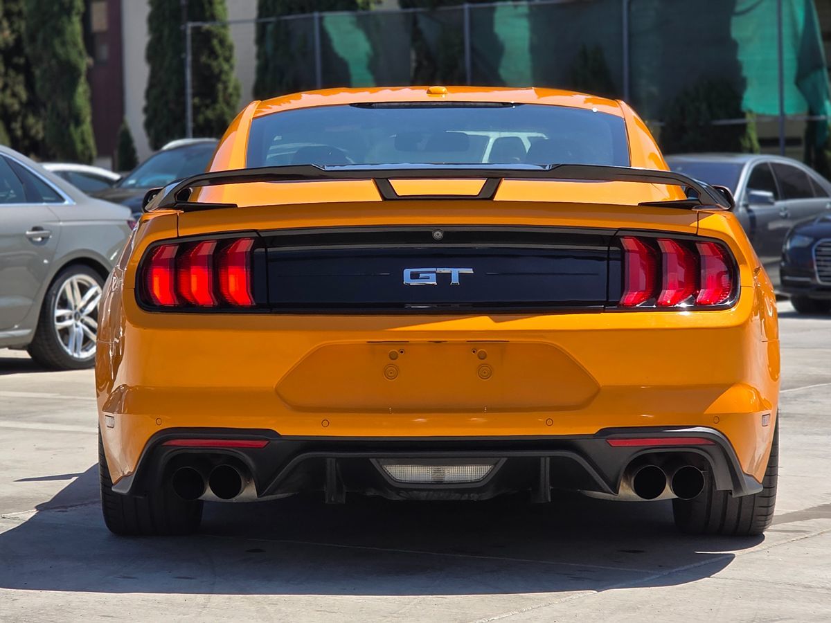 Ford Mustang photo 8