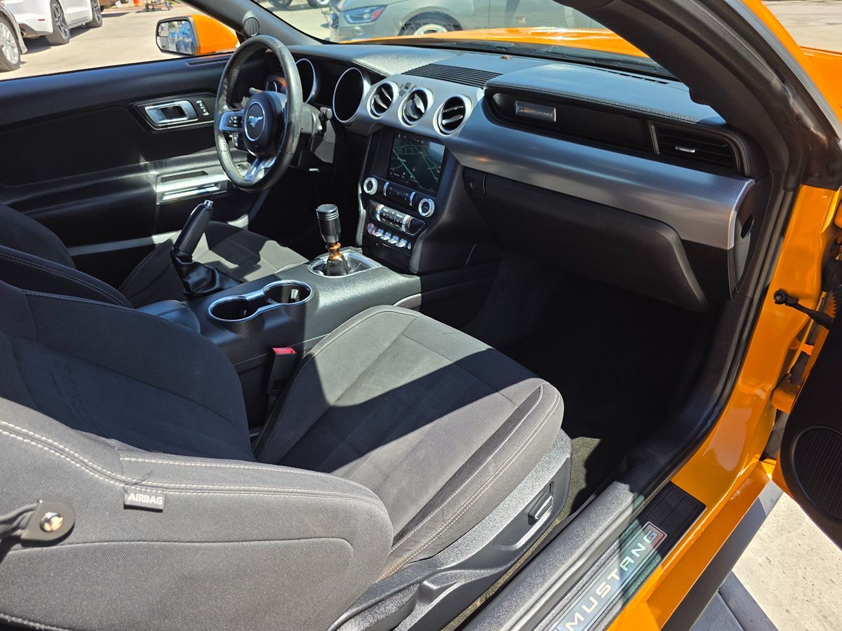 Ford Mustang photo 12