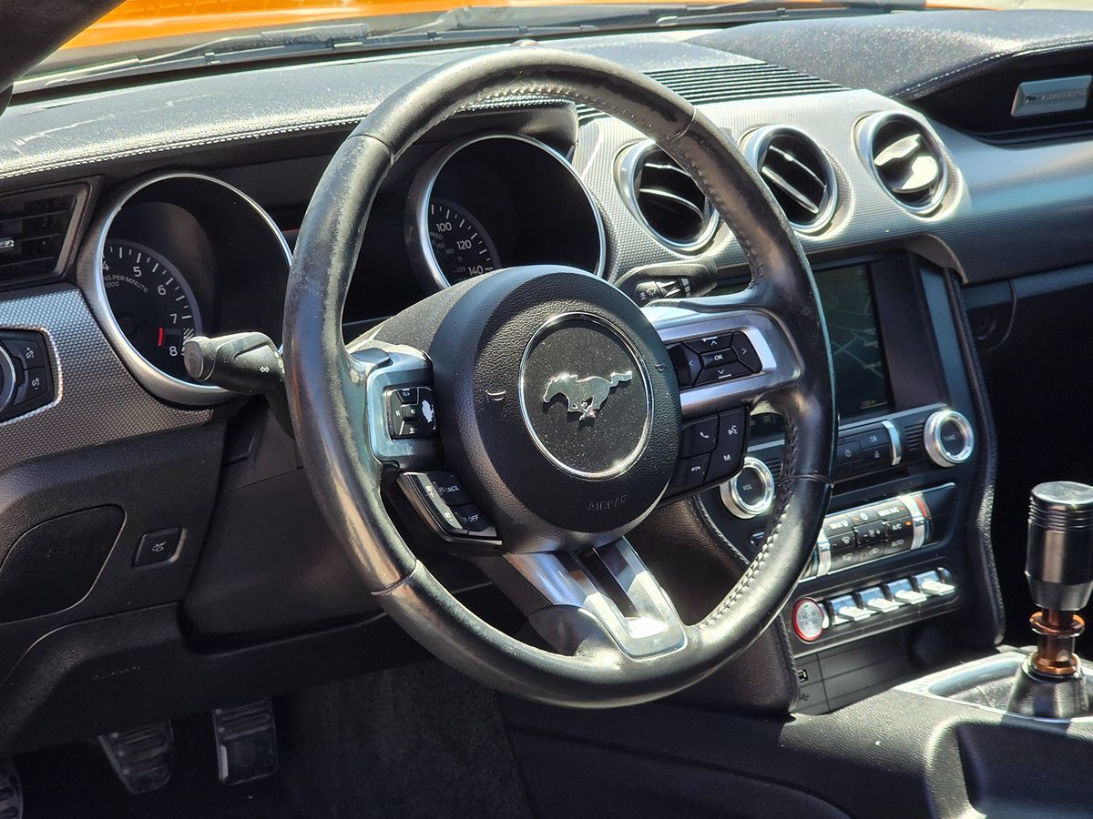 Ford Mustang photo 16