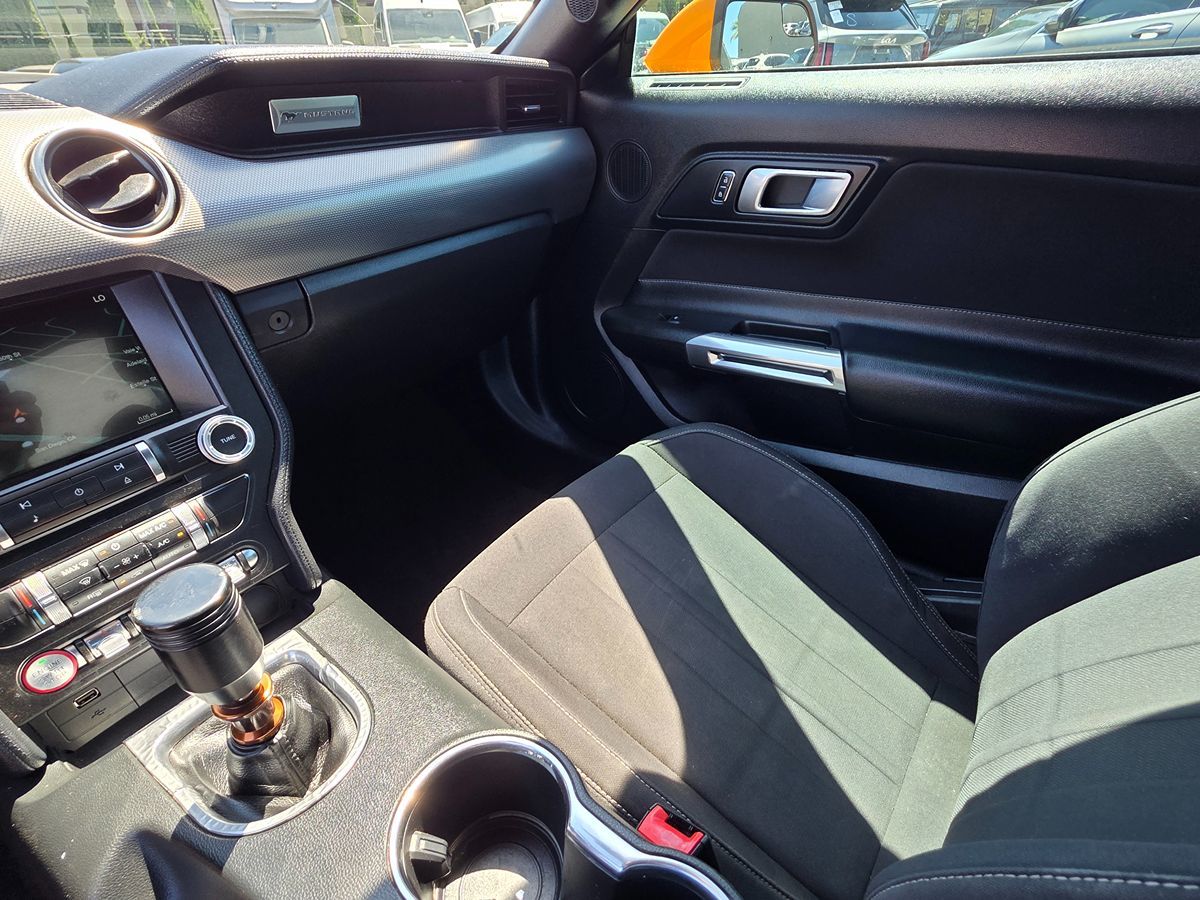 Ford Mustang photo 27