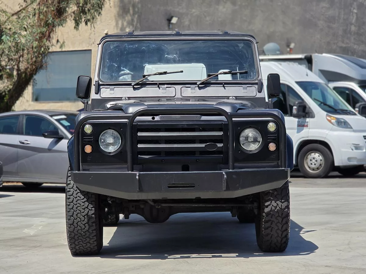 1984 Land Rover DEFENDER - Carnova Inc. photo 3