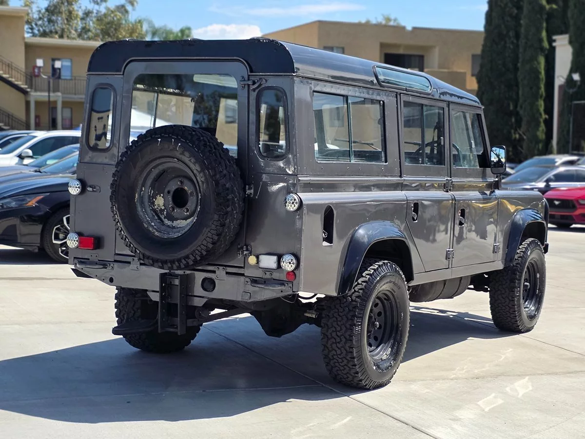 1984 Land Rover DEFENDER - Carnova Inc. photo 8