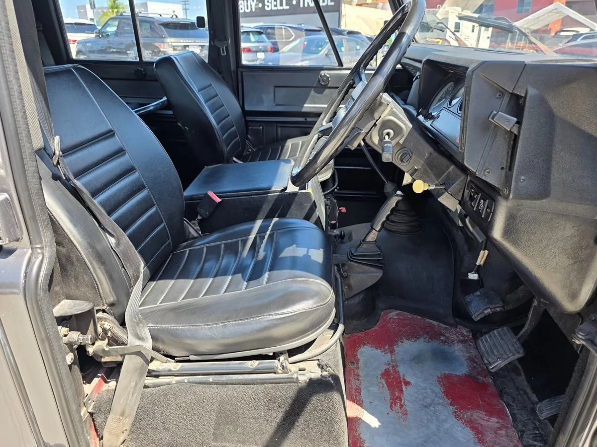 1984 Land Rover DEFENDER - Carnova Inc. photo 11