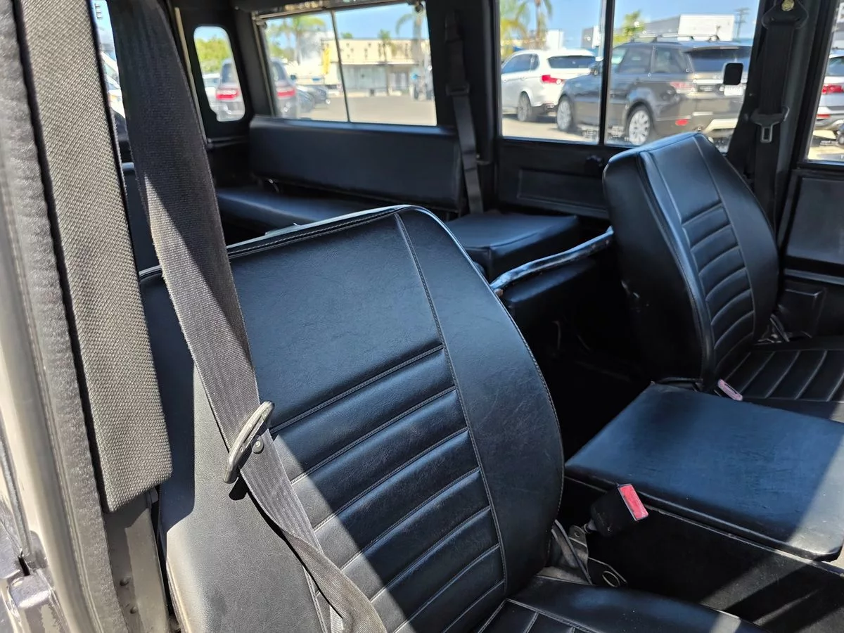 1984 Land Rover DEFENDER - Carnova Inc. photo 12