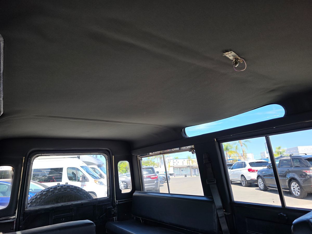 Land Rover Defender photo 14