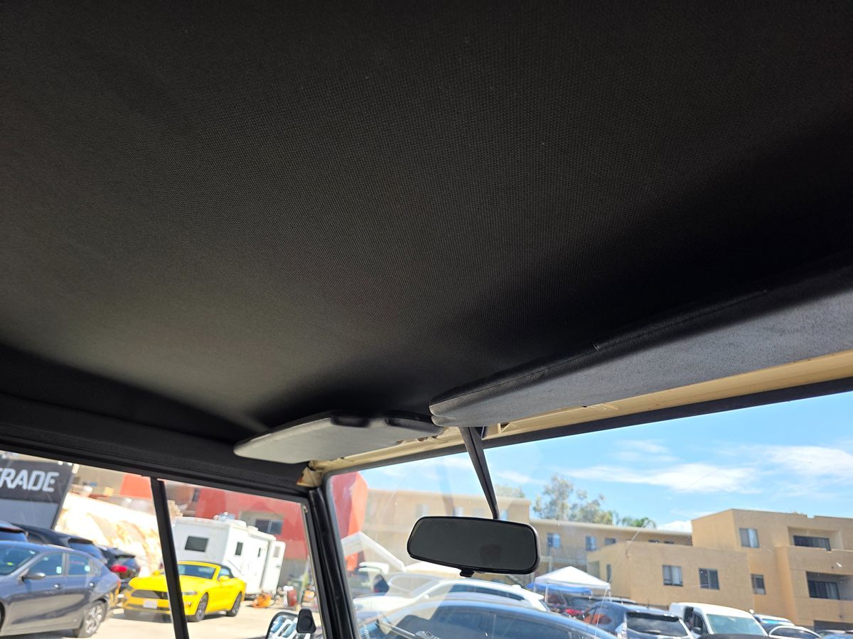 Land Rover Defender photo 15