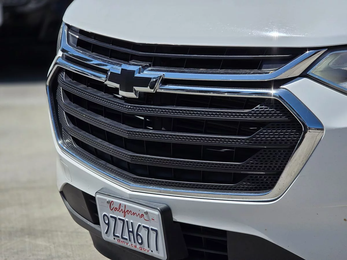 2018 Chevrolet Traverse LS - Carnova Inc. photo 8