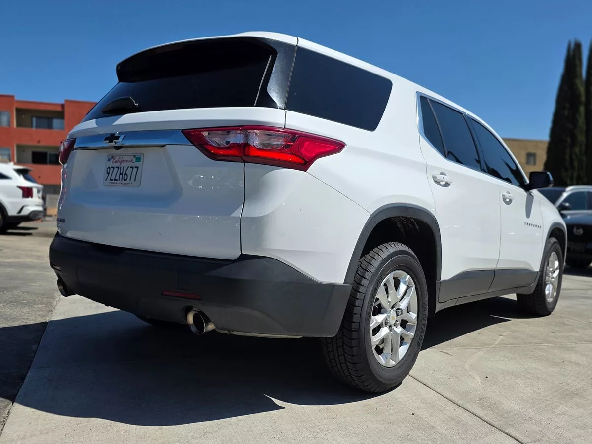 2018 Chevrolet Traverse LS - Carnova Inc. photo 12