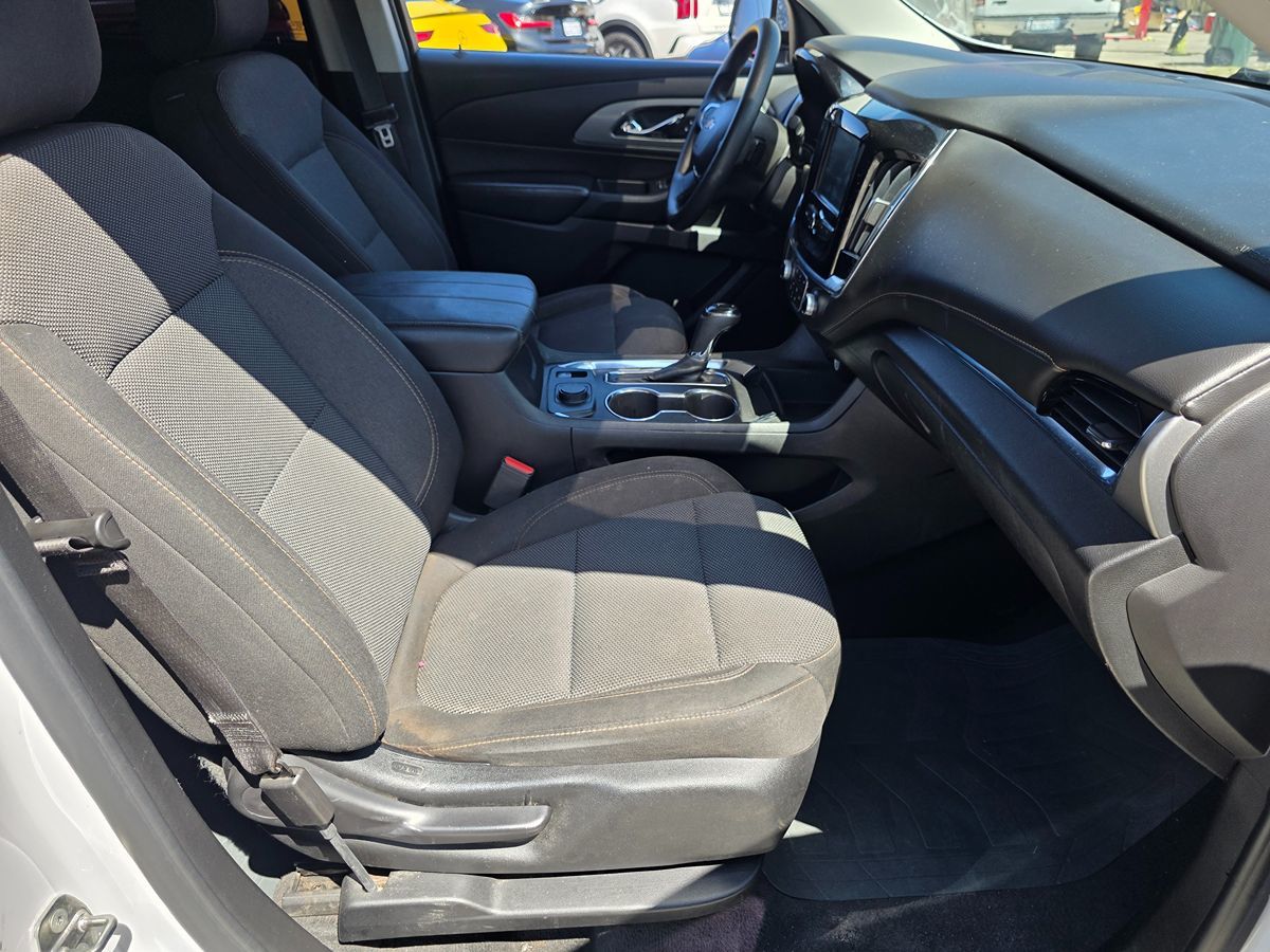 Chevrolet Traverse photo 16