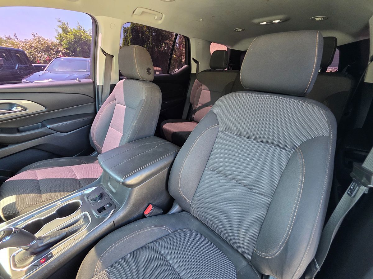 Chevrolet Traverse photo 23