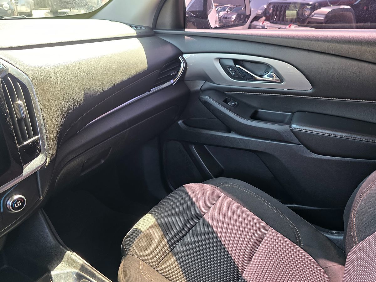 Chevrolet Traverse photo 35