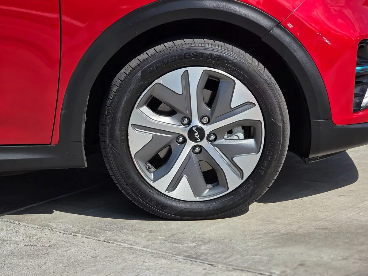 2022 Kia Niro EV EX - Carnova Inc. photo 13