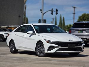 2024 Hyundai Elantra SEL - Carnova Inc. photo 2