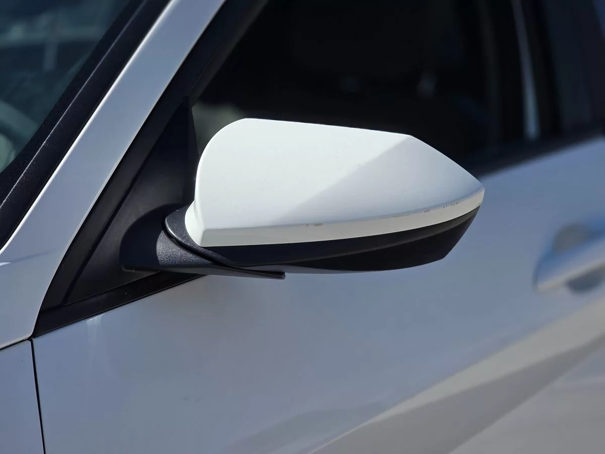 2024 Hyundai Elantra SEL - Carnova Inc. photo 9