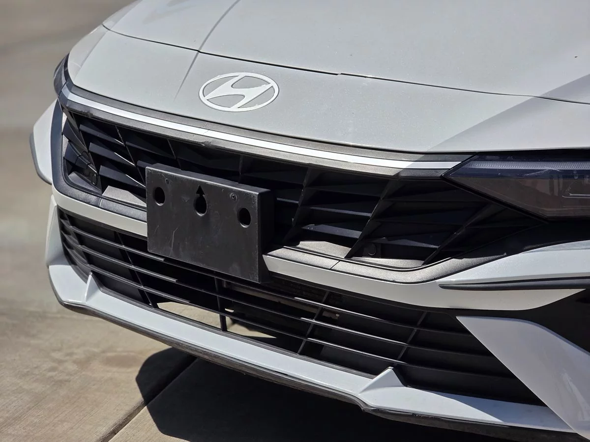2024 Hyundai Elantra SEL - Carnova Inc. photo 8