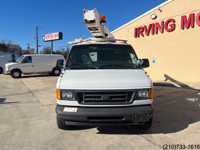 2006 Ford E-350 photo 2