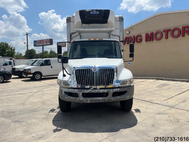 2017 International 4300 photo 2
